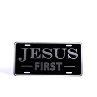 Placa de Auto Deluxe Jesus First (Aluminio)